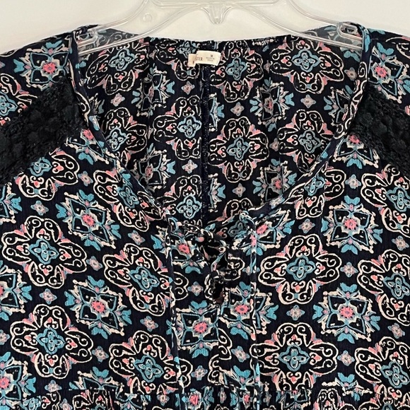 Hollister Boho Lace Floral Babydoll Top Bell Sleeve Size M Peasant Y2K Festival - Picture 3 of 13